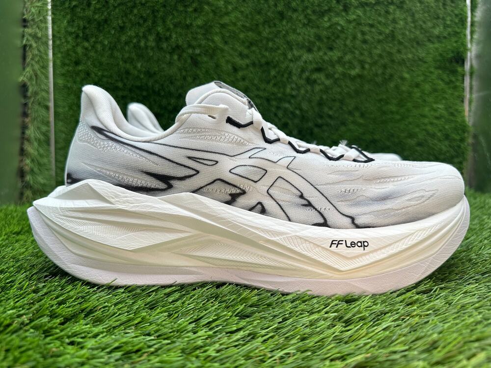 Asics Superblast 3 1013A177 Athletic Sneaker Men's 8.5 White Woven Training Gym